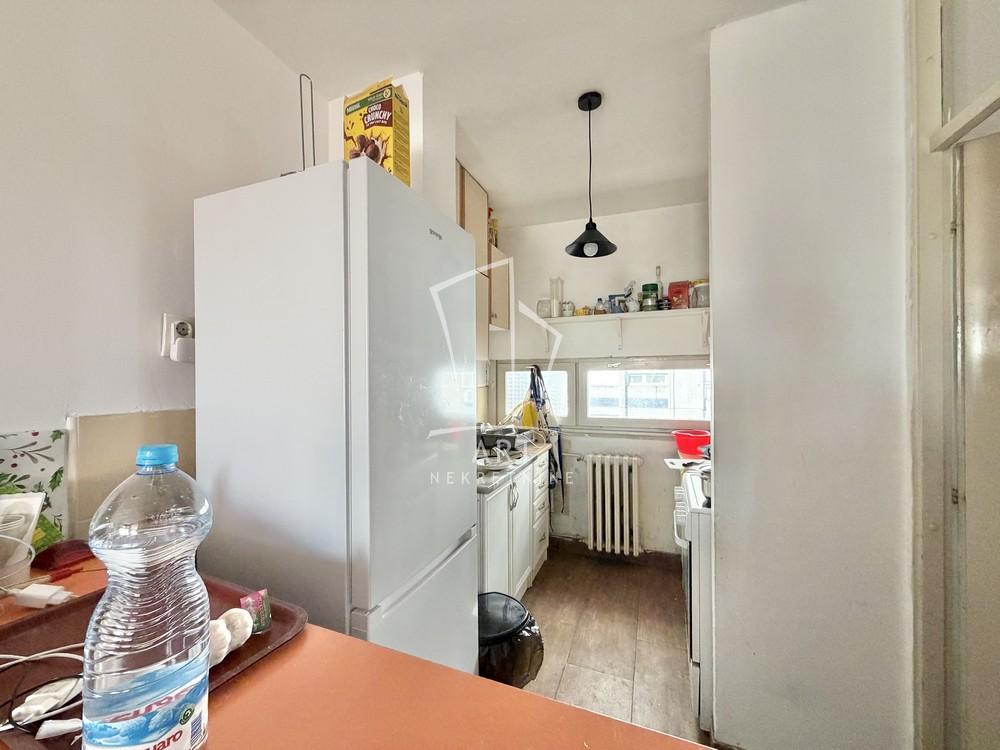 Stan na prodaju u Beogradu, Banjica, cetvorosoban, 84m2, cena 240000 evra