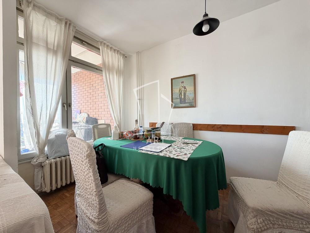 Stan na prodaju u Beogradu, Banjica, cetvorosoban, 84m2, cena 240000 evra