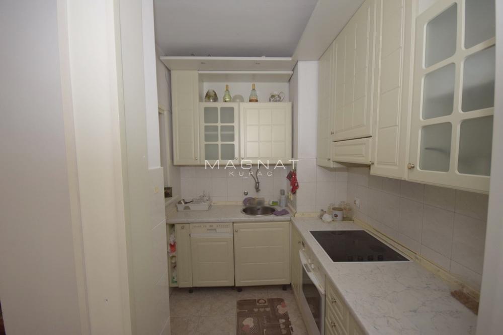 Stan na prodaju u Beogradu, Vračar, cetvorosoban, 105m2, cena 485000 evra