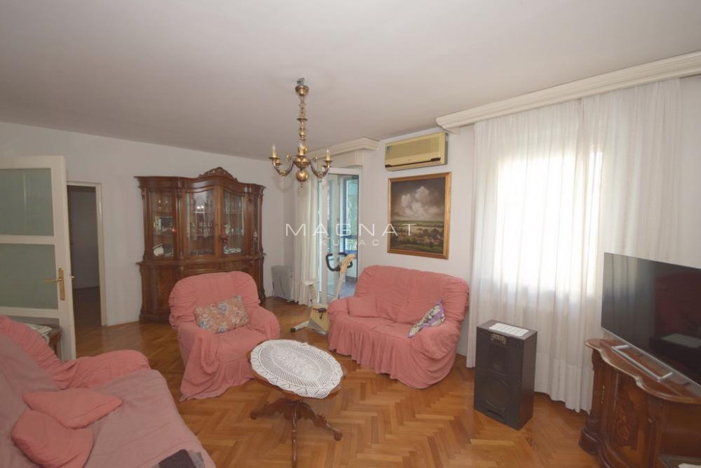 Stan na prodaju u Beogradu, Vračar, cetvorosoban, 105m2, cena 485000 evra