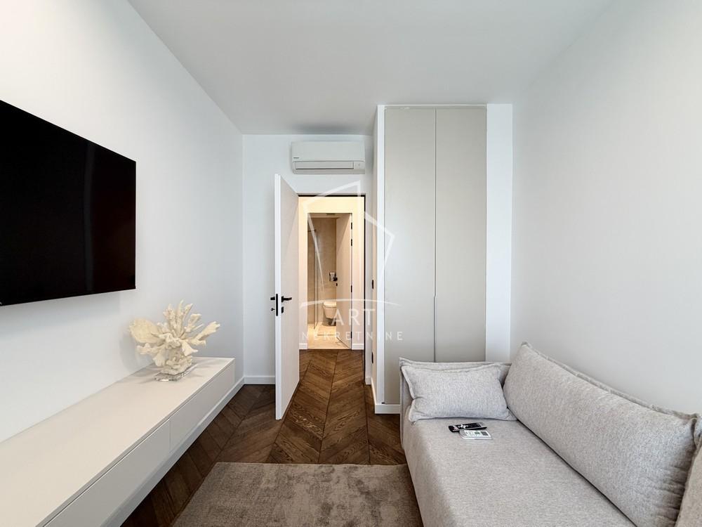 Stan na prodaju u Beogradu, Beograd na vodi, trosoban, 82m2, cena 435000 evra