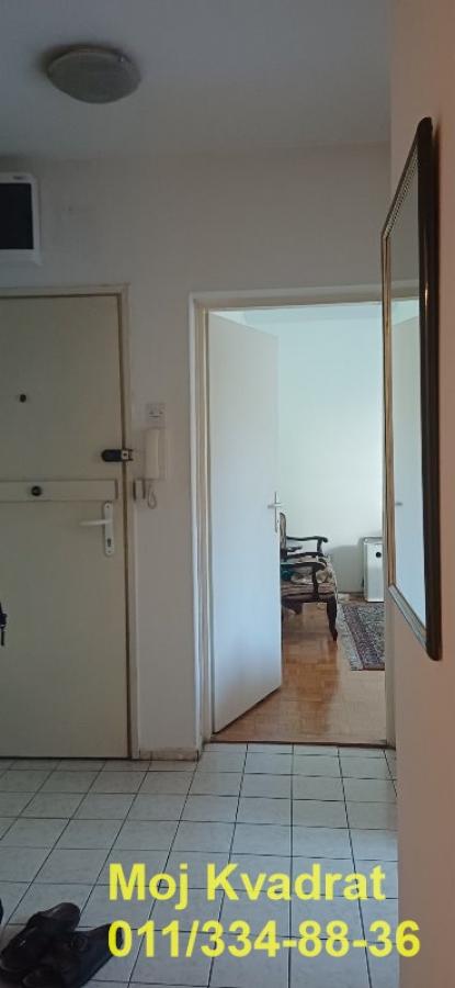 Stan na prodaju u Beogradu, Autokomanda, troiposoban, 52m2, cena 167000 evra