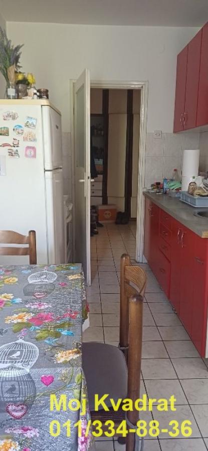 Stan na prodaju u Beogradu, Autokomanda, troiposoban, 52m2, cena 167000 evra