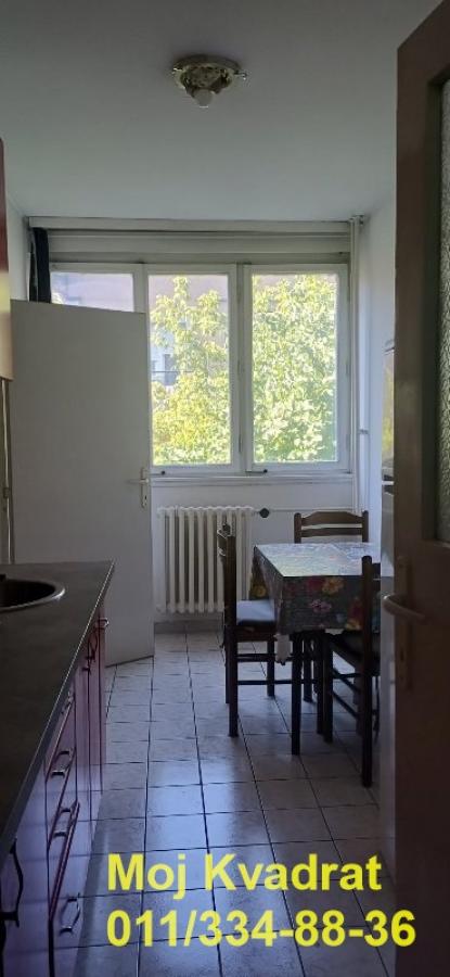 Stan na prodaju u Beogradu, Autokomanda, troiposoban, 52m2, cena 167000 evra