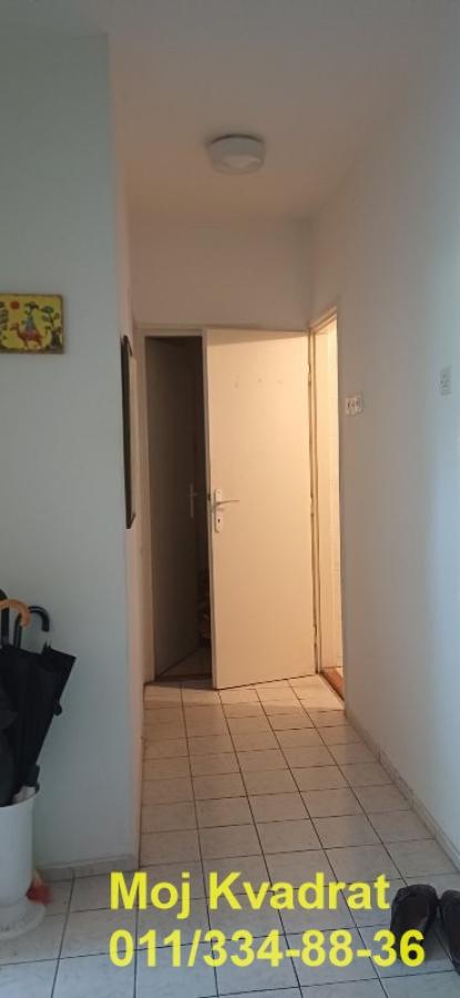 Stan na prodaju u Beogradu, Autokomanda, troiposoban, 52m2, cena 167000 evra