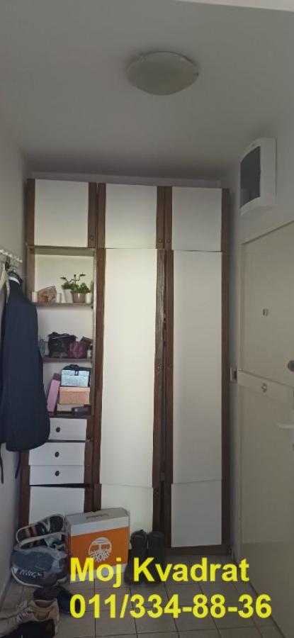 Stan na prodaju u Beogradu, Autokomanda, troiposoban, 52m2, cena 167000 evra