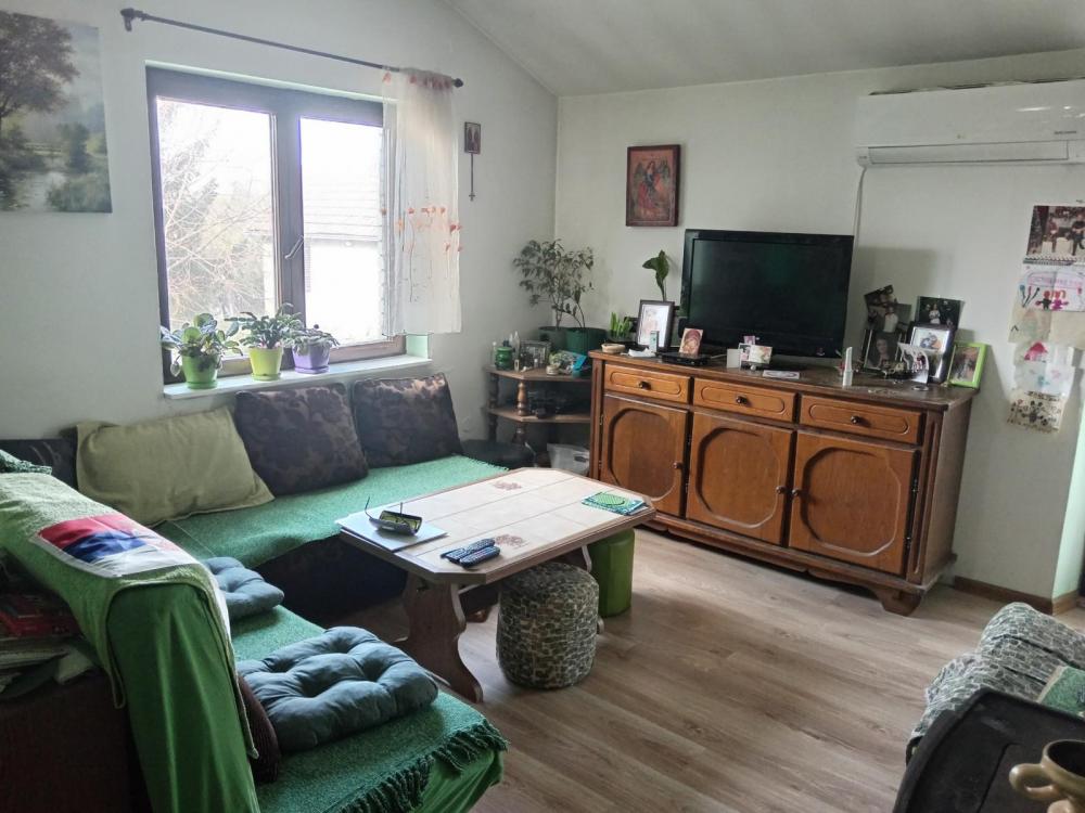 Stan na prodaju u Beogradu, Surčin, 209m2, cena 260000 evra