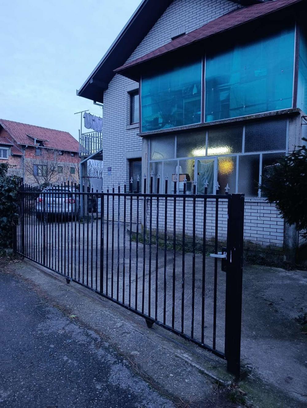 Stan na prodaju u Beogradu, Surčin, 209m2, cena 260000 evra