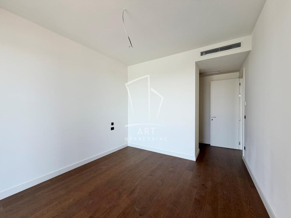 Stan na prodaju u Beogradu, Beograd na vodi, cetvorosoban, 150m2, cena 969000 evra