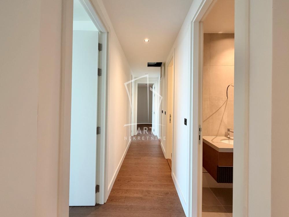 Stan na prodaju u Beogradu, Beograd na vodi, cetvorosoban, 150m2, cena 969000 evra