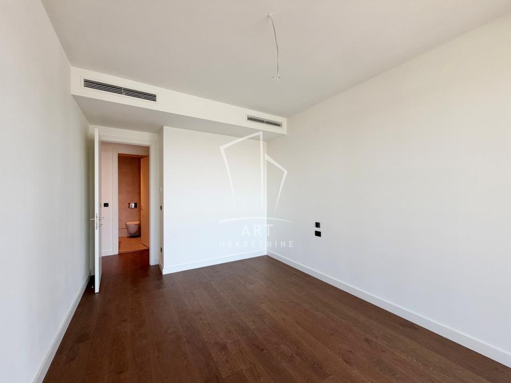 Stan na prodaju u Beogradu, Beograd na vodi, cetvorosoban, 150m2, cena 969000 evra