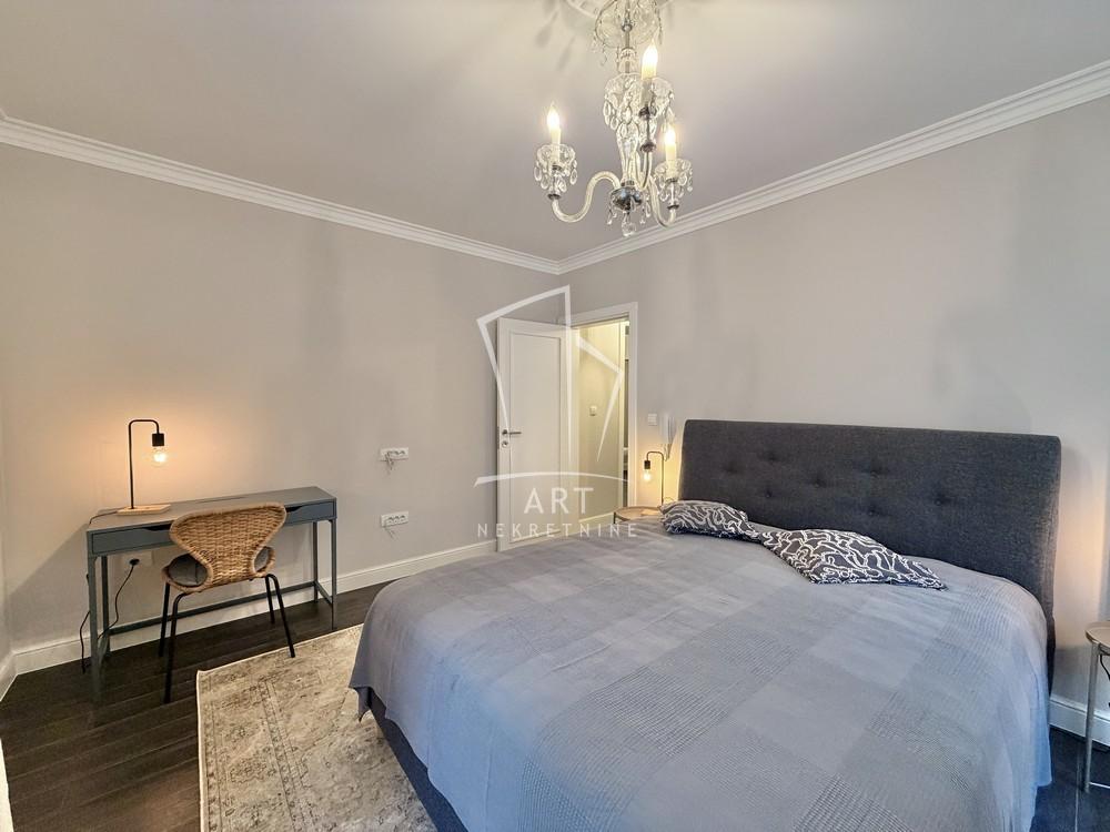 Stan na prodaju u Beogradu, Voždovac, trosoban, 80m2, cena 335000 evra