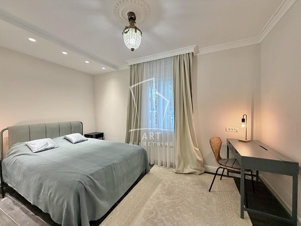 Stan na prodaju u Beogradu, Voždovac, trosoban, 80m2, cena 335000 evra