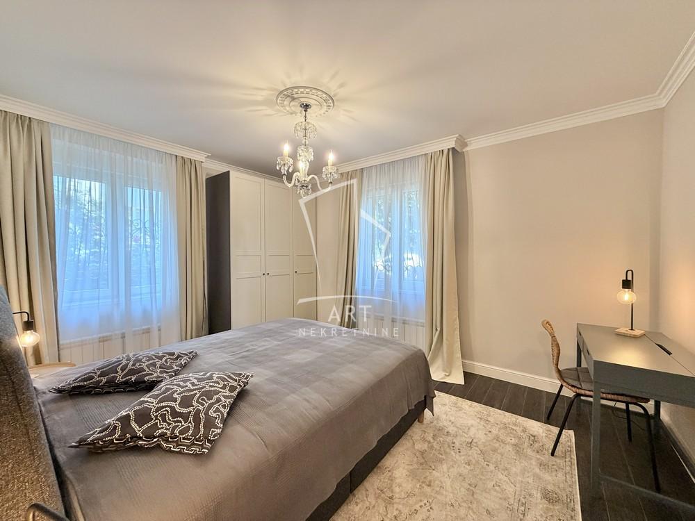 Stan na prodaju u Beogradu, Voždovac, trosoban, 80m2, cena 335000 evra