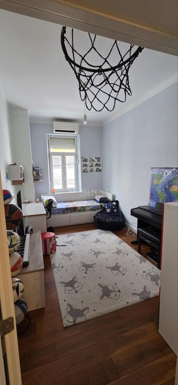 Stan na prodaju u Beogradu, Vračar, troiposoban, 89m2, cena 355000 evra