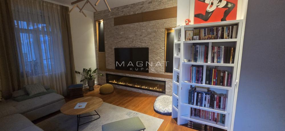 Stan na prodaju u Beogradu, Vračar, troiposoban, 89m2, cena 355000 evra