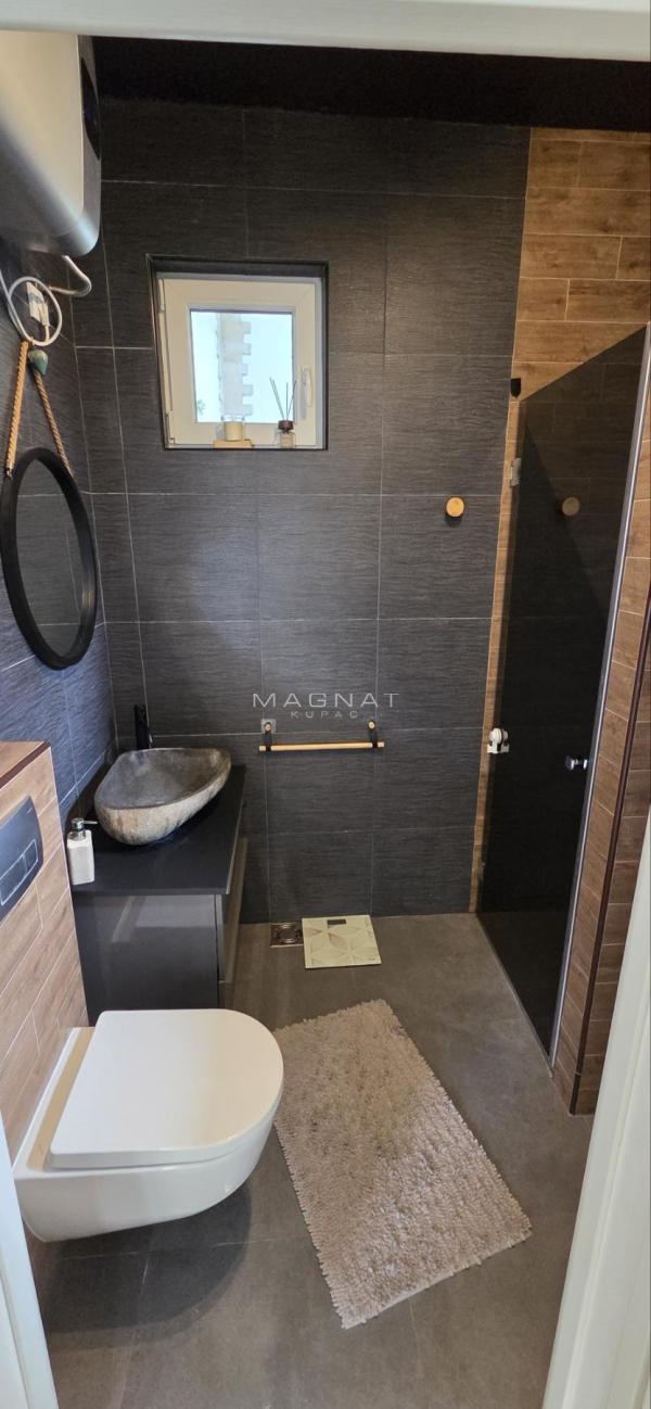 Stan na prodaju u Beogradu, Vračar, troiposoban, 89m2, cena 355000 evra