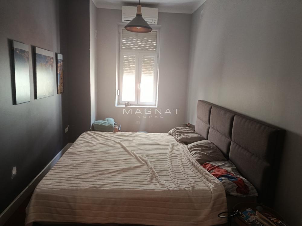 Stan na prodaju u Beogradu, Vračar, troiposoban, 89m2, cena 355000 evra