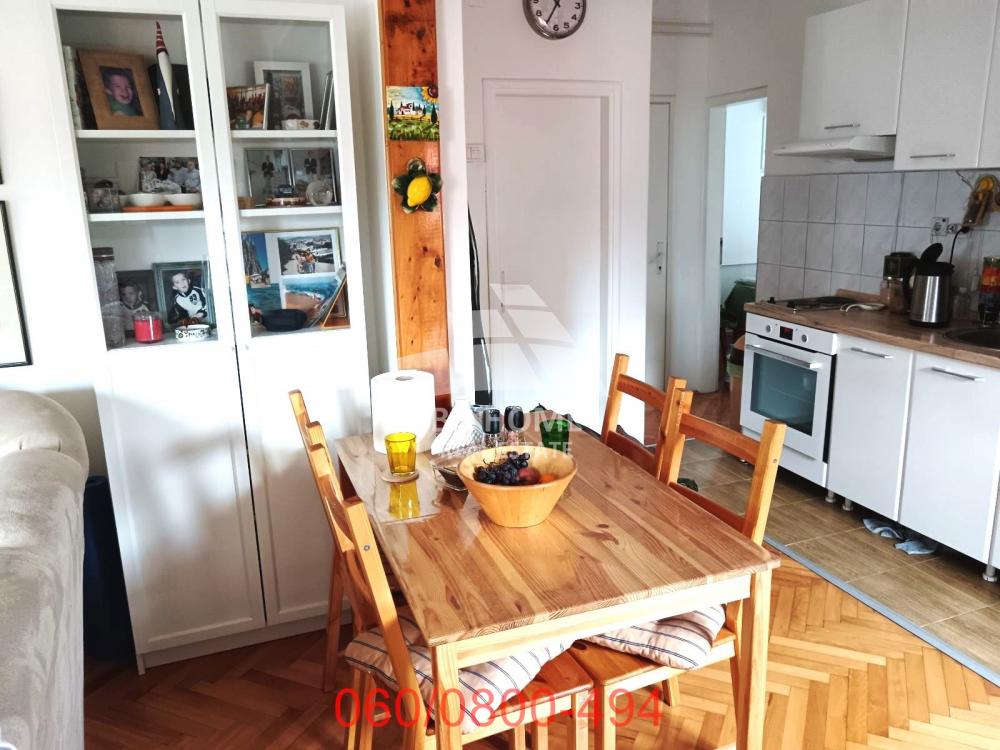 Stan na prodaju u Beogradu, Cvetkova pijaca, dvoiposoban, 56m2, cena 180000 evra