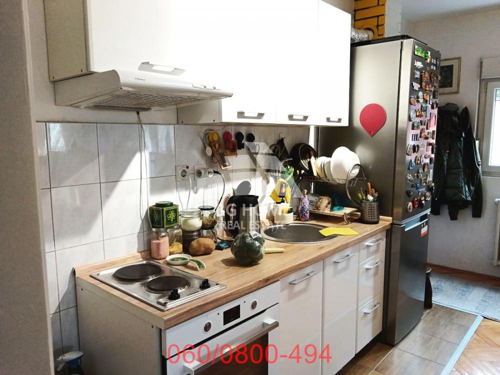 Stan na prodaju u Beogradu, Cvetkova pijaca, dvoiposoban, 56m2, cena 180000 evra