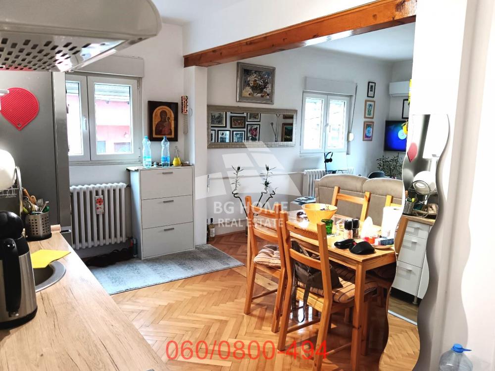 Stan na prodaju u Beogradu, Cvetkova pijaca, dvoiposoban, 56m2, cena 180000 evra