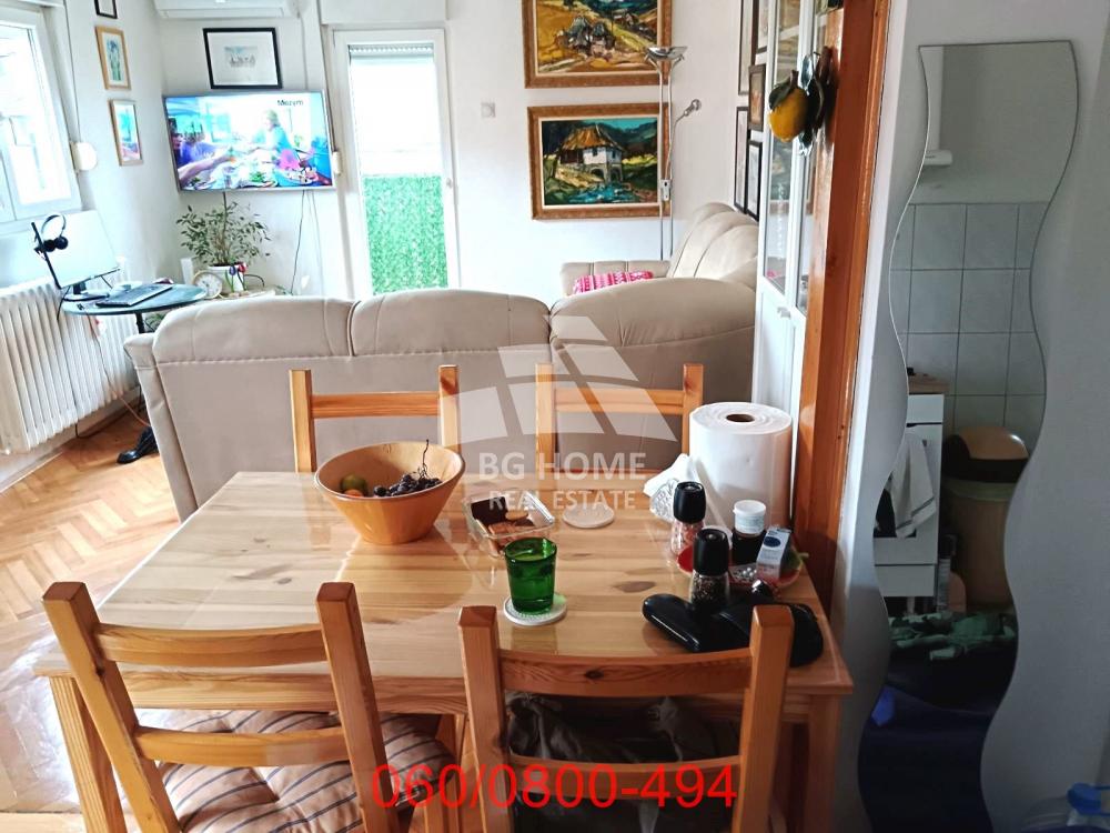 Stan na prodaju u Beogradu, Cvetkova pijaca, dvoiposoban, 56m2, cena 180000 evra