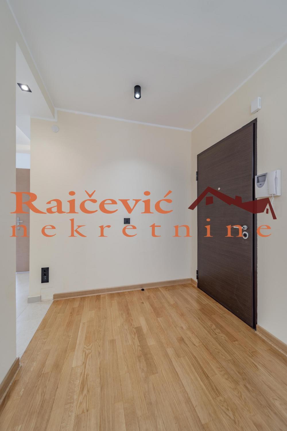 Stan na prodaju u Beogradu, Voždovac, 123m2, cena 369000 evra