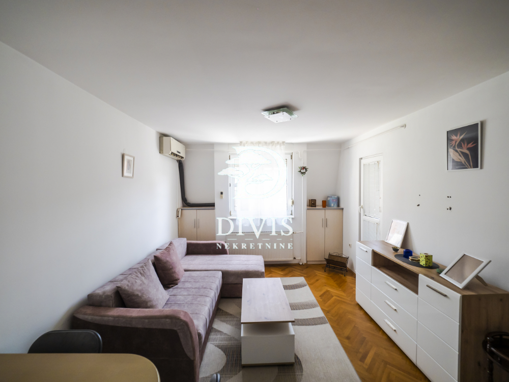 Stan na prodaju u Beogradu, Botanička bašta, dvosoban, 42m2, cena 175000 evra