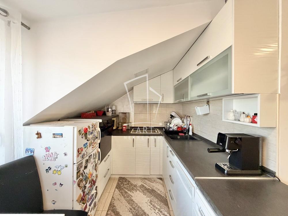 Stan na prodaju u Beogradu, Mirijevo, dvoiposoban, 49m2, cena 138900 evra