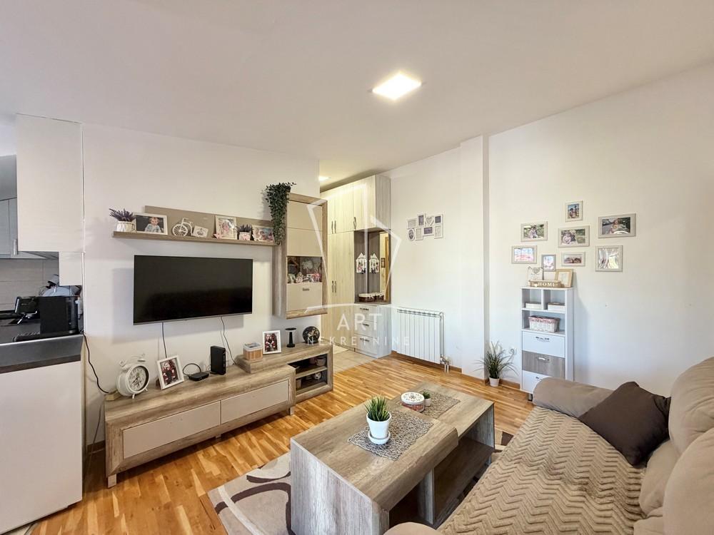 Stan na prodaju u Beogradu, Mirijevo, dvoiposoban, 49m2, cena 138900 evra