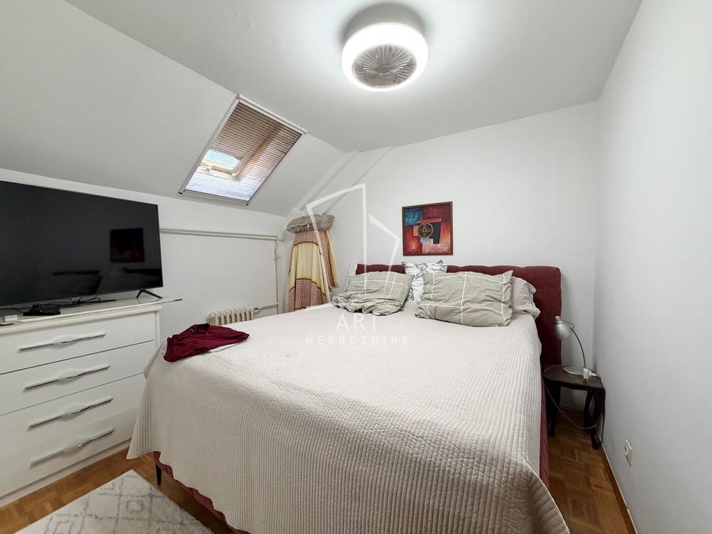 Stan na prodaju u Beogradu, Novi Beograd blok 70 (Kineski TC), trosoban, 74m2, cena 320000 evra