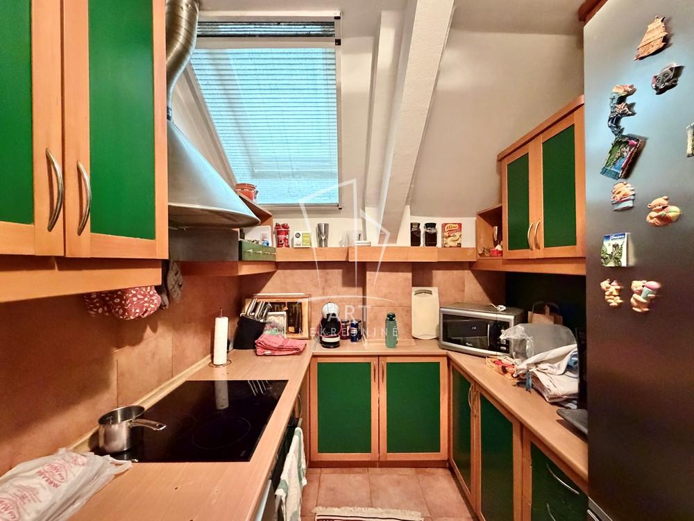 Stan na prodaju u Beogradu, Novi Beograd blok 70 (Kineski TC), trosoban, 74m2, cena 320000 evra