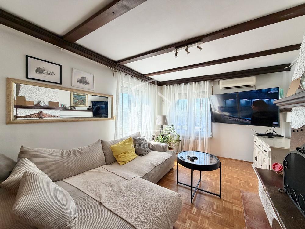 Stan na prodaju u Beogradu, Novi Beograd blok 70 (Kineski TC), trosoban, 74m2, cena 320000 evra
