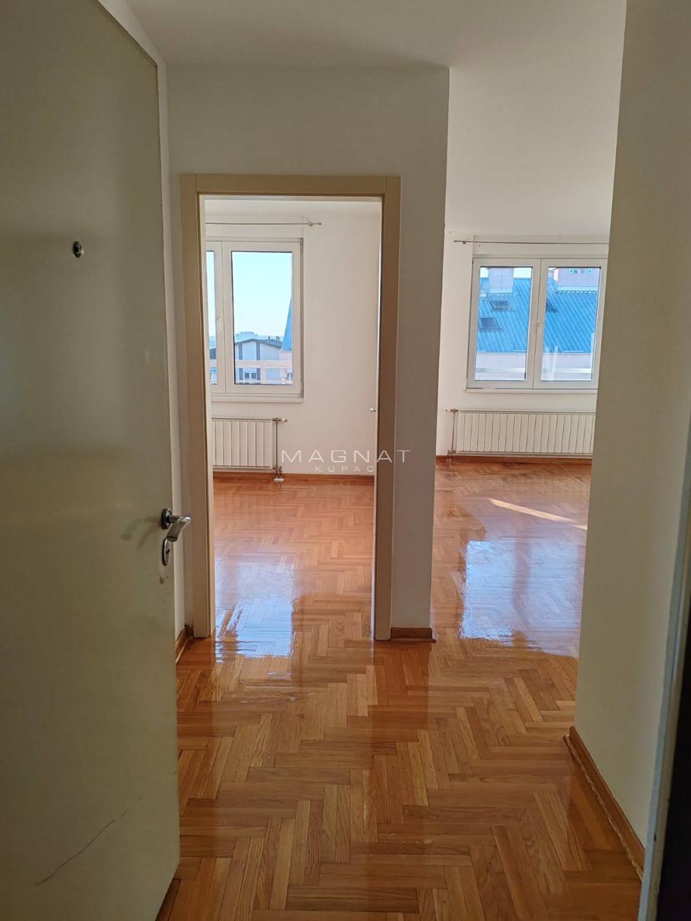 Stan na prodaju u Beogradu, Voždovac, cetvorosoban, 92m2, cena 184900 evra