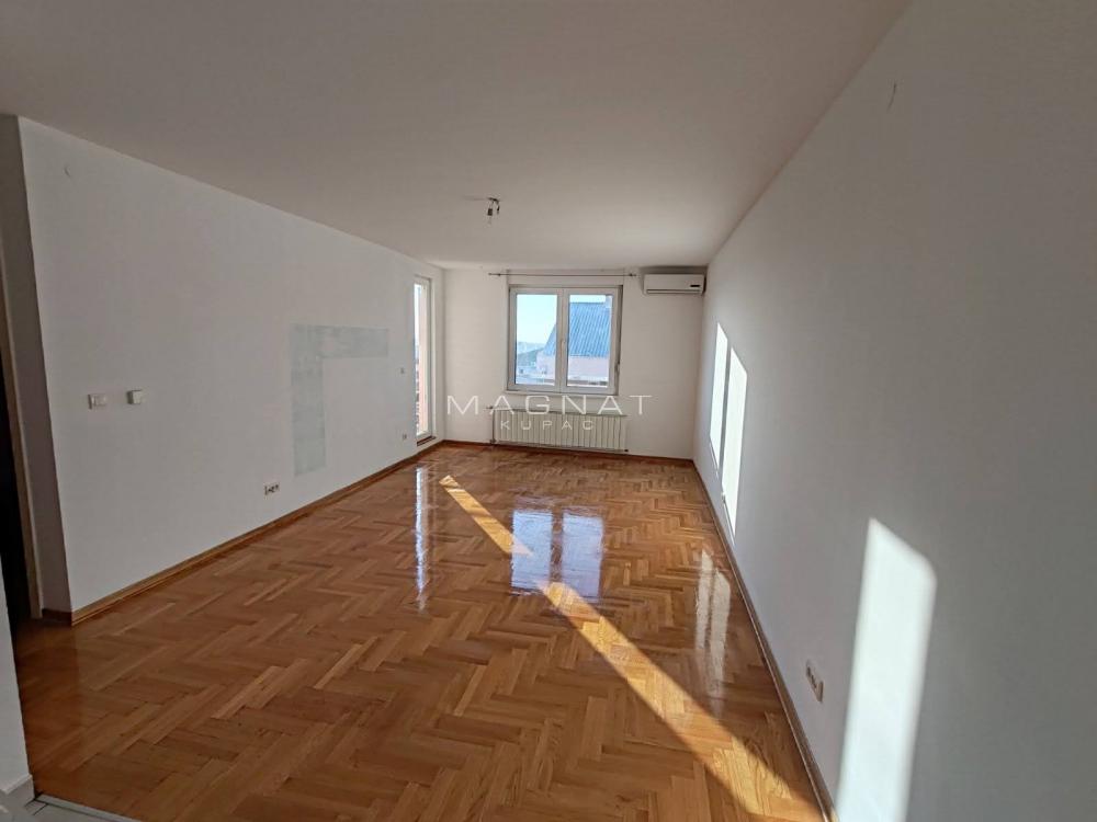 Stan na prodaju u Beogradu, Voždovac, cetvorosoban, 92m2, cena 184900 evra