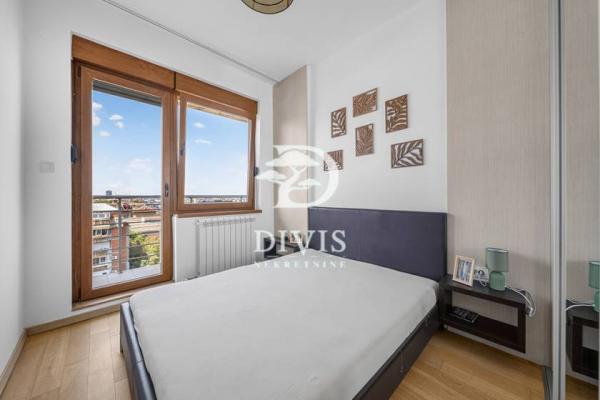 Stan na prodaju u Beogradu, Crveni Krst, trosoban, 77m2, cena 325000 evra
