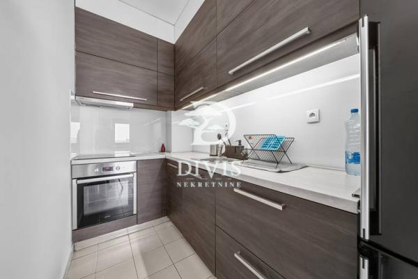 Stan na prodaju u Beogradu, Crveni Krst, trosoban, 77m2, cena 325000 evra