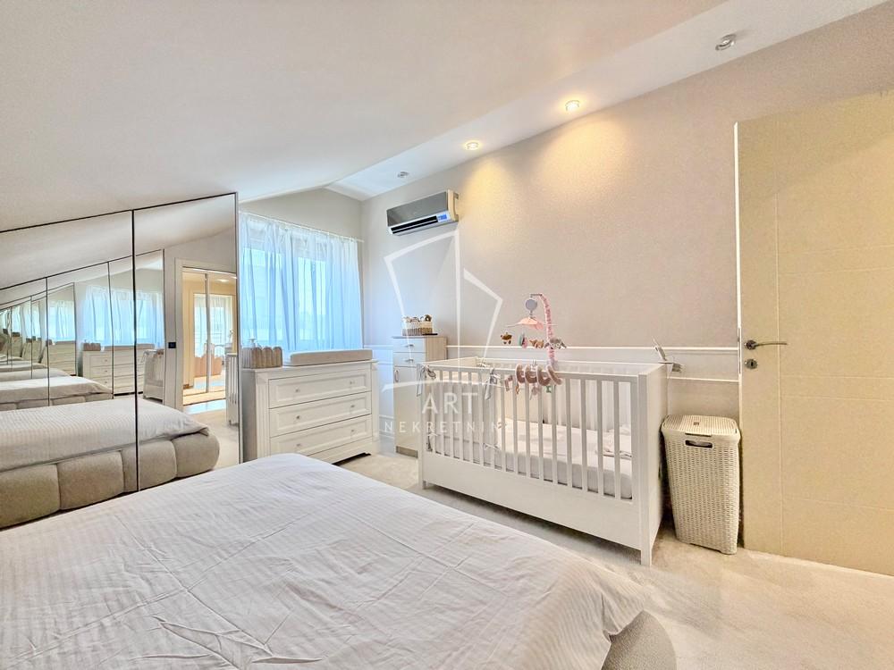 Stan na prodaju u Beogradu, Dedinje, cetvorosoban, 103m2, cena 490000 evra
