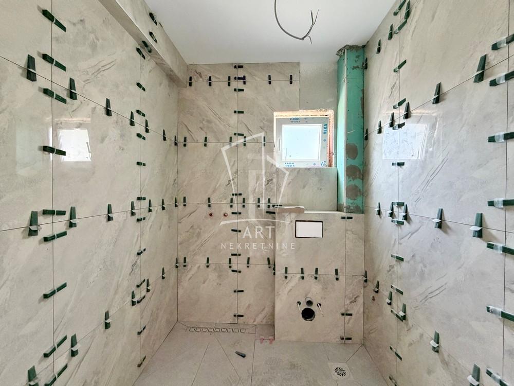 Stan na prodaju u Beogradu, Kaluđerica, troiposoban, 70m2, cena 140000 evra