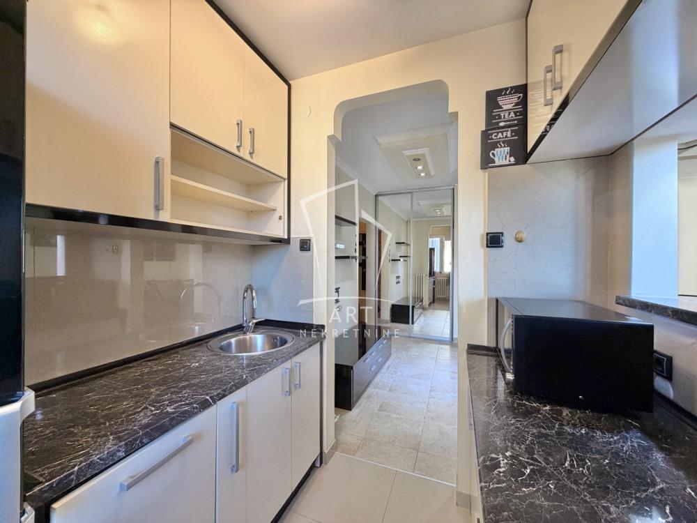 Stan na prodaju u Beogradu, Stari grad, dvosoban, 57m2, cena 256500 evra