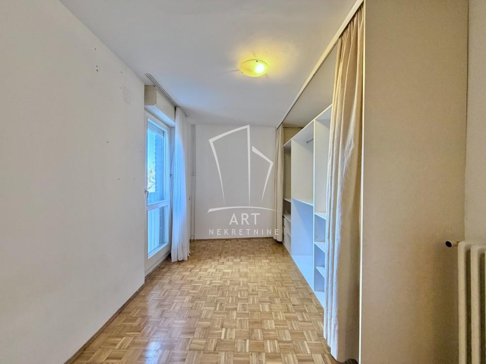 Stan na prodaju u Beogradu, Stari grad, dvosoban, 57m2, cena 256500 evra