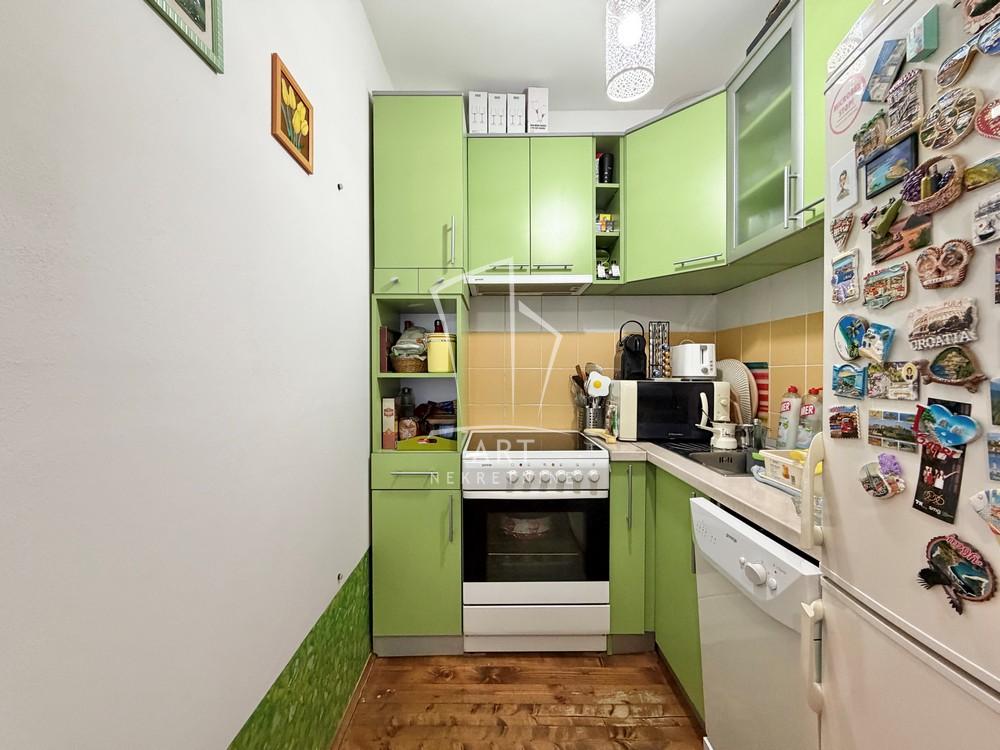 Stan na prodaju u Beogradu, Stari grad, trosoban, 80m2, cena 450000 evra