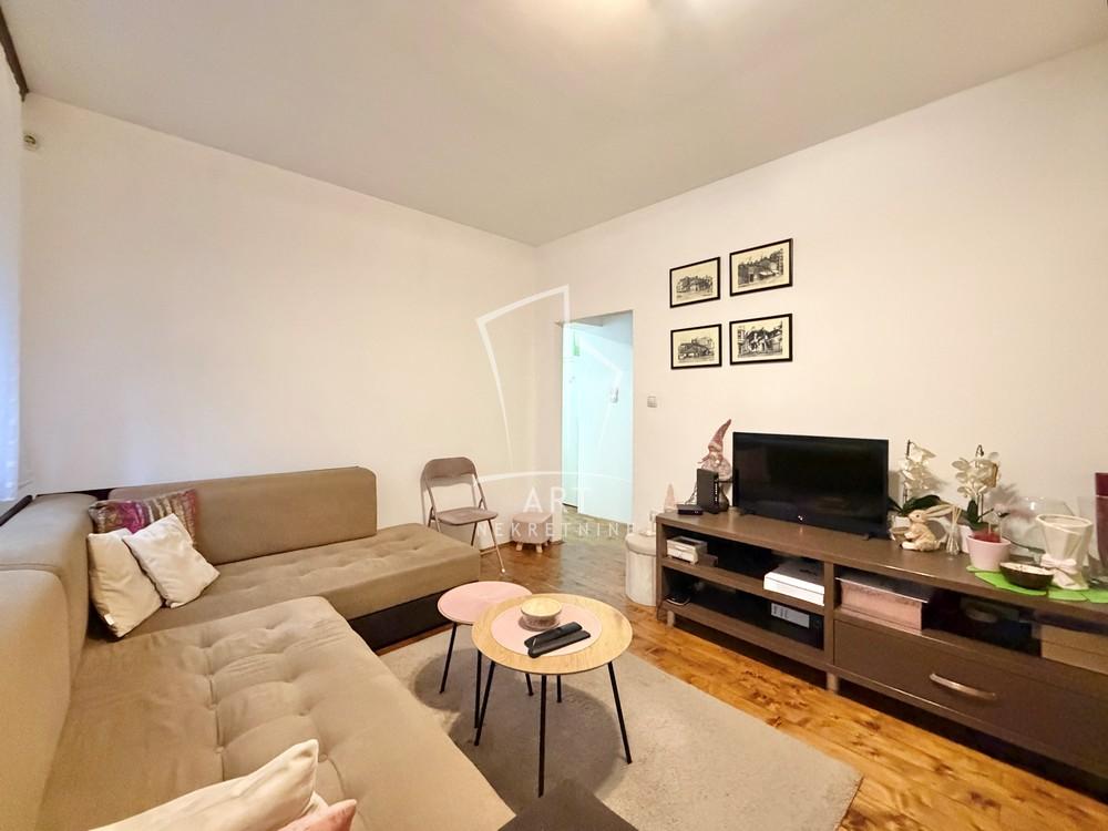 Stan na prodaju u Beogradu, Stari grad, trosoban, 80m2, cena 450000 evra