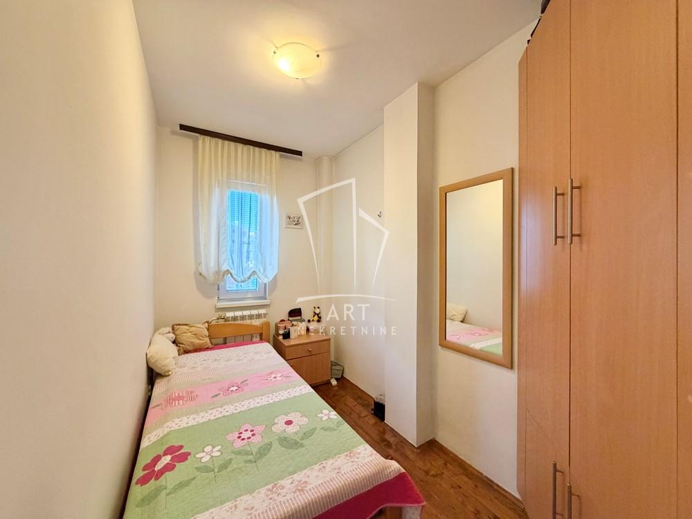 Stan na prodaju u Beogradu, Stari grad, trosoban, 80m2, cena 450000 evra