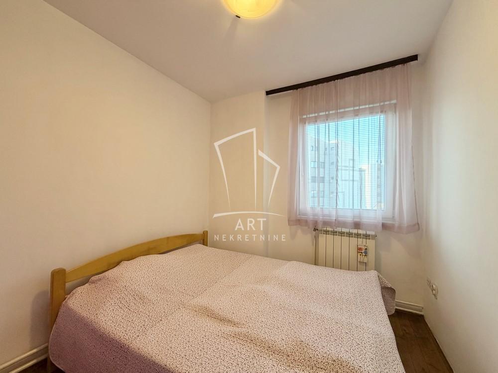 Stan na prodaju u Beogradu, Stari grad, trosoban, 80m2, cena 450000 evra