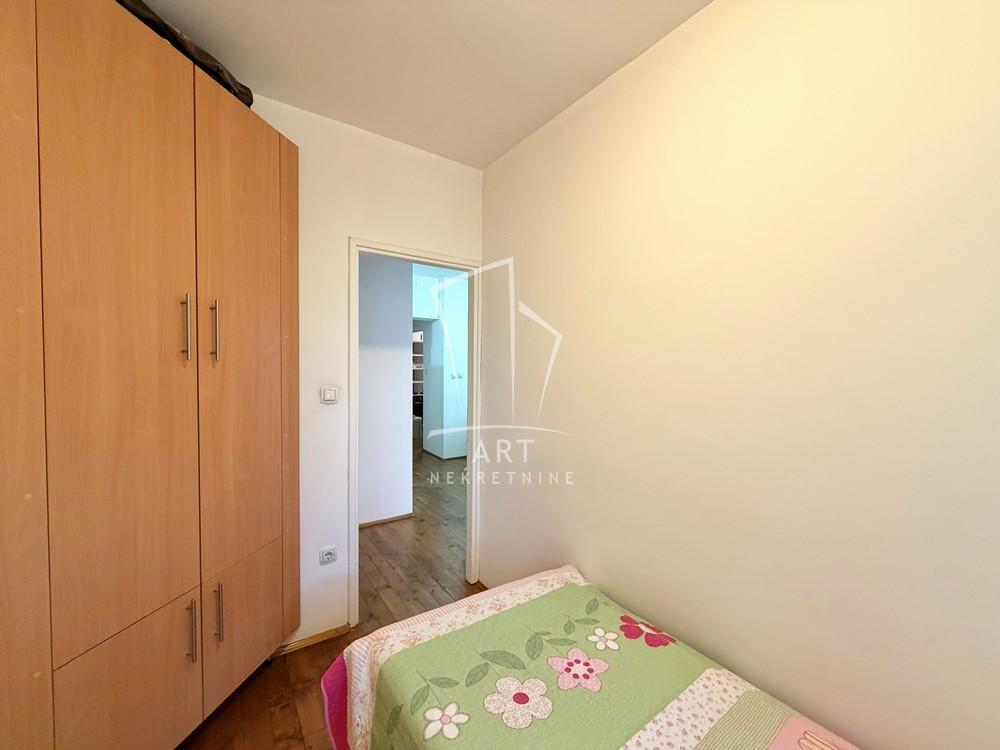 Stan na prodaju u Beogradu, Stari grad, trosoban, 80m2, cena 450000 evra