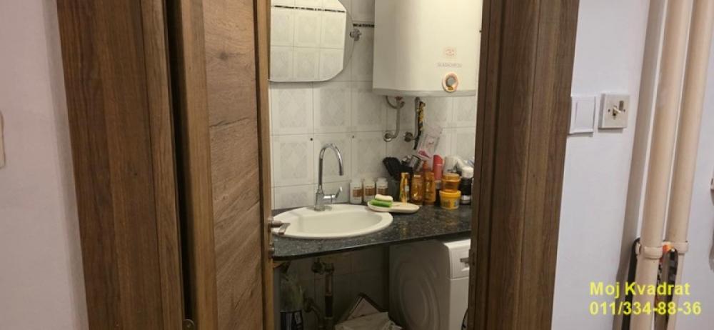 Stan na prodaju u Beogradu, Novi Beograd blok 70 (Kineski TC), trosoban, 74m2, cena 320000 evra
