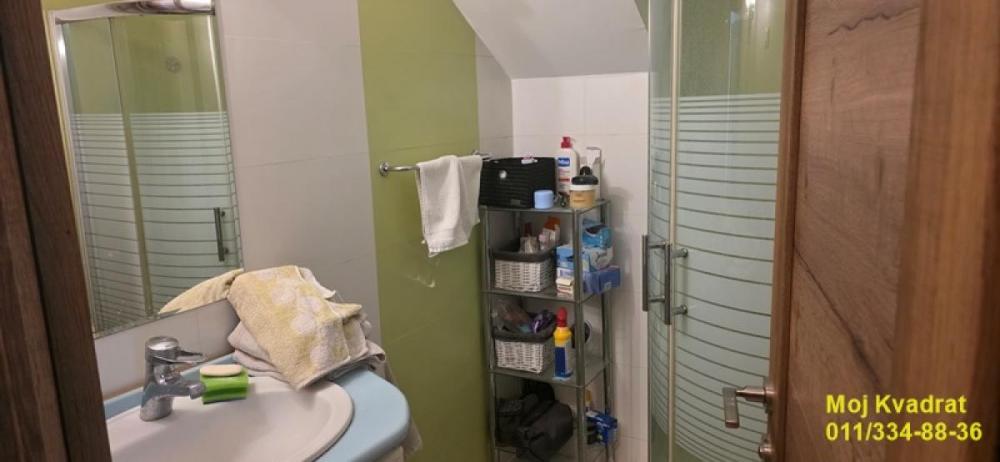 Stan na prodaju u Beogradu, Novi Beograd blok 70 (Kineski TC), trosoban, 74m2, cena 320000 evra