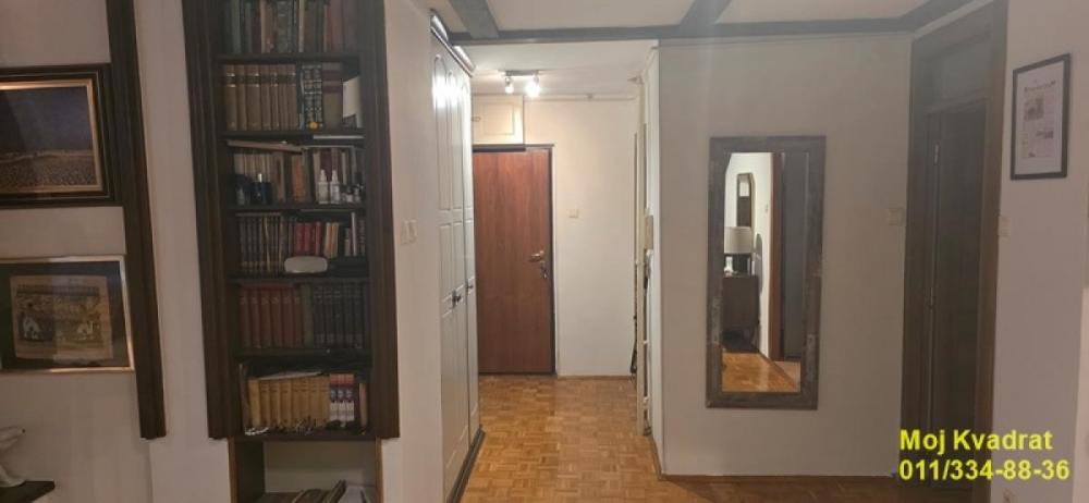 Stan na prodaju u Beogradu, Novi Beograd blok 70 (Kineski TC), trosoban, 74m2, cena 320000 evra