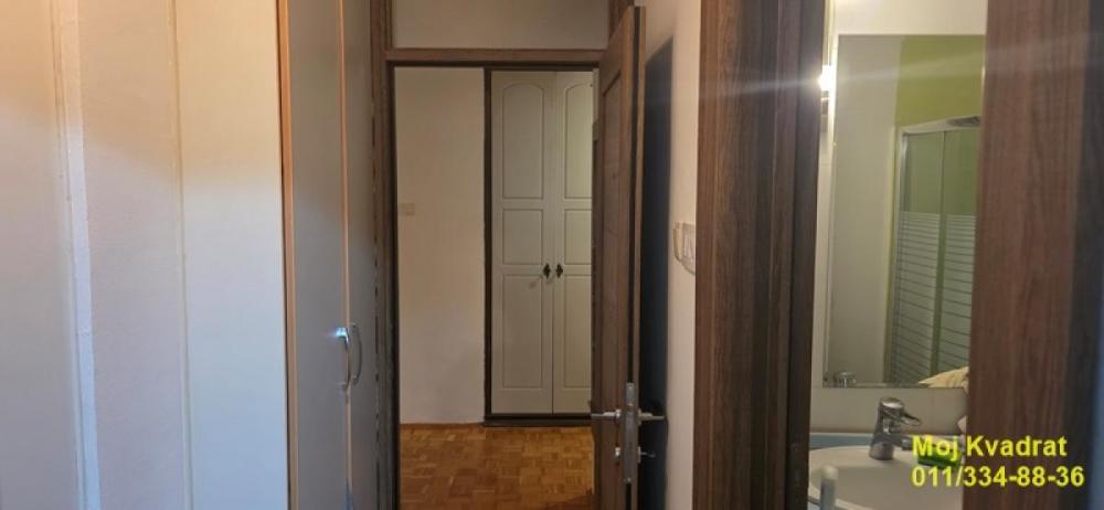Stan na prodaju u Beogradu, Novi Beograd blok 70 (Kineski TC), trosoban, 74m2, cena 320000 evra